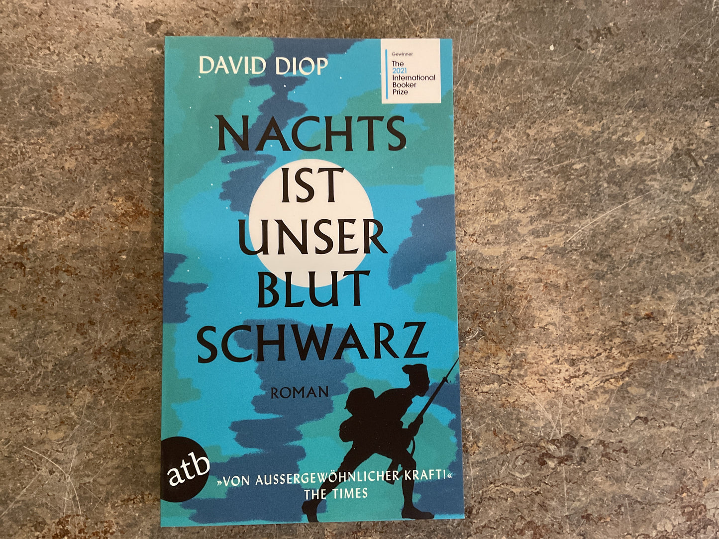 Nachts ist unser Blut schwarz